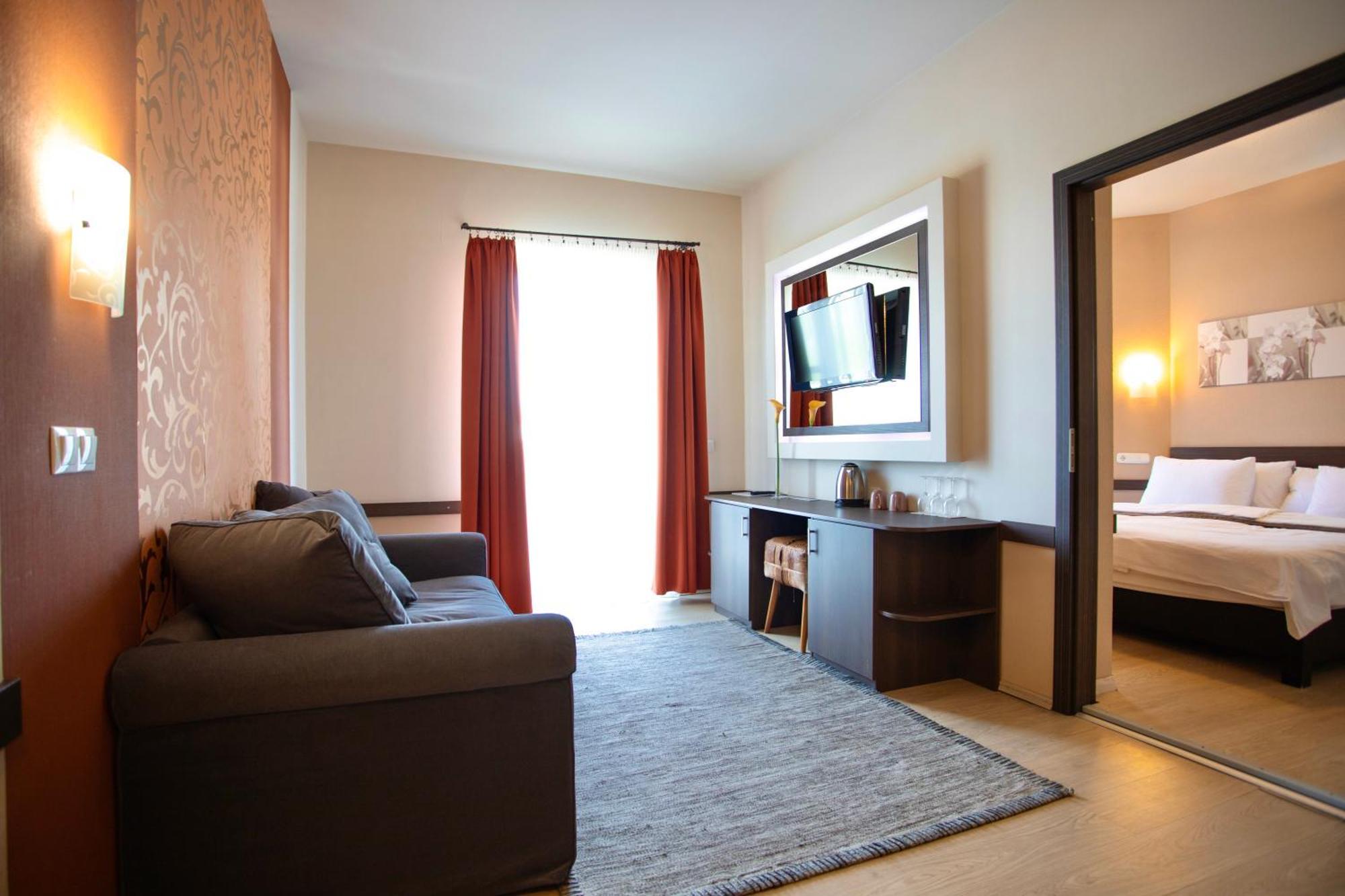 Hotel La Riva Siofok Exterior photo