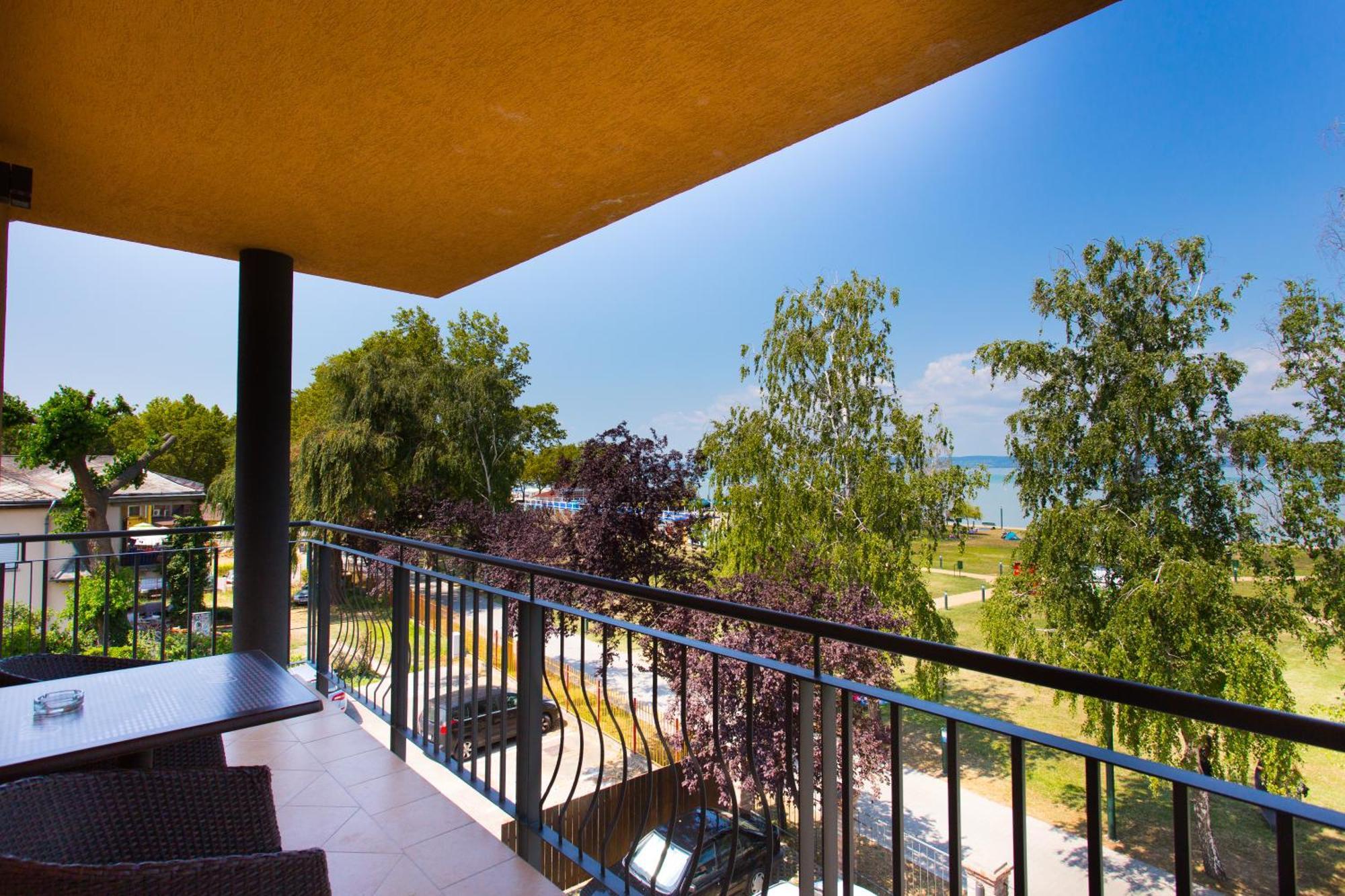Hotel La Riva Siofok Room photo